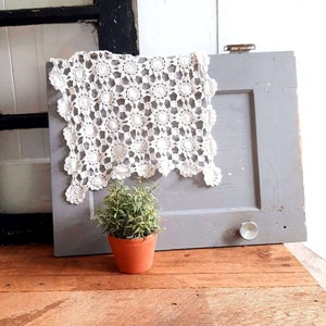 13&quot; Square Vintage Crochet Doily for Table - Old Fashioned White Lace Farmhouse Decor, Handmade doilies Sun shape
