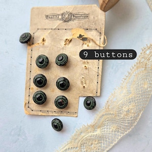 LOT de 9 boutons anciens vintage noirs et verts, sur une carte à la mode, jolie robe chemisier haut de chemise petit bouton pour femme vintage et fille
