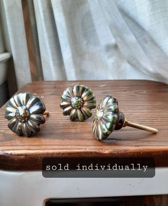 Olive Green Ceramic Flower Knob, Gold Accents, Vintage Dresser Drawer Pull  - Etsy Israel
