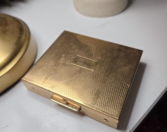 vintage shiny gold brass compact mirror, cosmetic powder case for women's makeup blush, make up rectangle, 2 3/4" X 2 1/4" pillow applicator