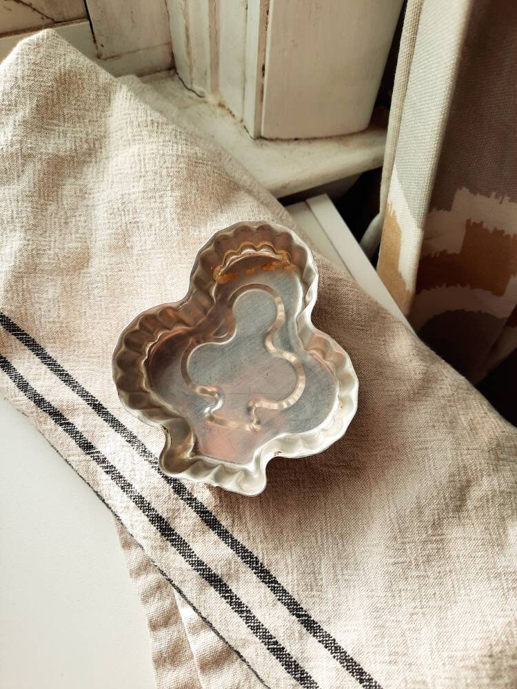 Vintage Shamock jello mold tray Clover, aluminum metal, March St. patty St Patrick Holiday Dessert
