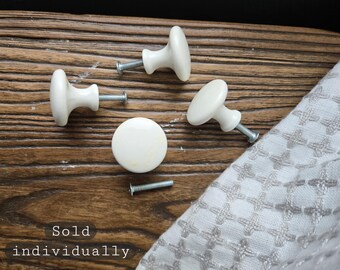 1 Vintage Cream Porcelain Cabinet Knob, 1.25" Small Round Drawer Pull with Screw, Shabby Chic Farmhouse Hardware Retro Cottagecore