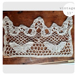 Vintage Hand-Crocheted Lace Doily with Butterfly Motif – Filet Crochet Table Topper 1930s 40s 50s, heirloom handmade old fashioned doilies