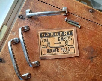 1 Vintage Metal Cast Pull Silver, 3.5" centers, bathroom / office cabinet handle, machine finish, Sargent & Co Retro Style Furniture, NOS