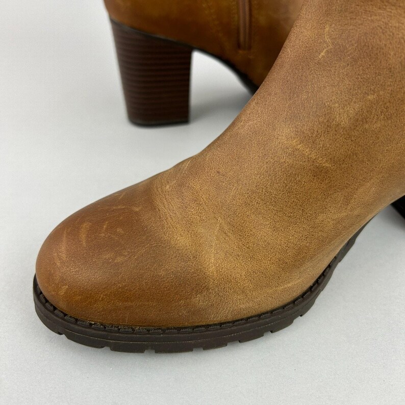 Botas Clarks talla UK7 Verona Trish, botín de tacón de bloque de piel color marrón oscuro. imagen 8