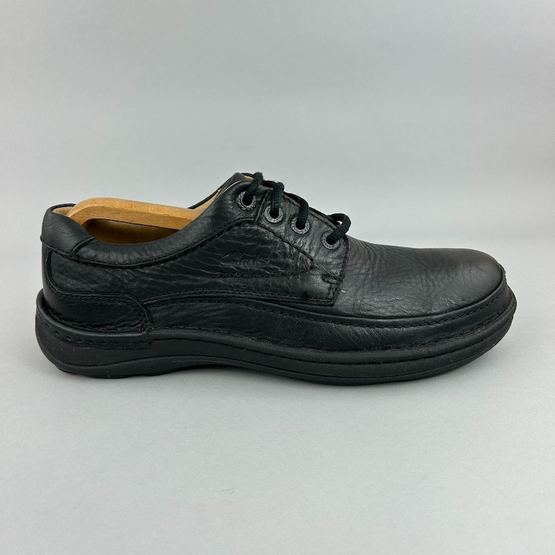 Scarpe Clarks taglia UK 8.5 in pelle nera Nature Three Country Walking Active Air immagine 1