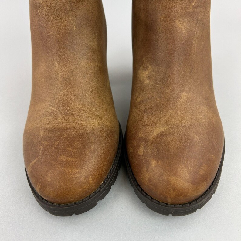 Botas Clarks talla UK7 Verona Trish, botín de tacón de bloque de piel color marrón oscuro. imagen 3