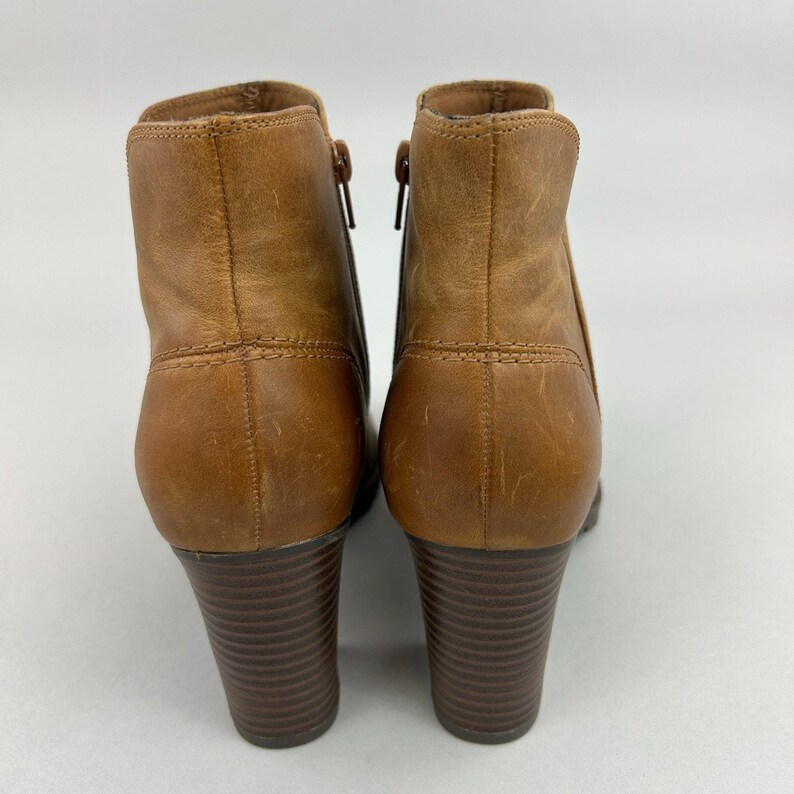 Botas Clarks talla UK7 Verona Trish, botín de tacón de bloque de piel color marrón oscuro. imagen 5