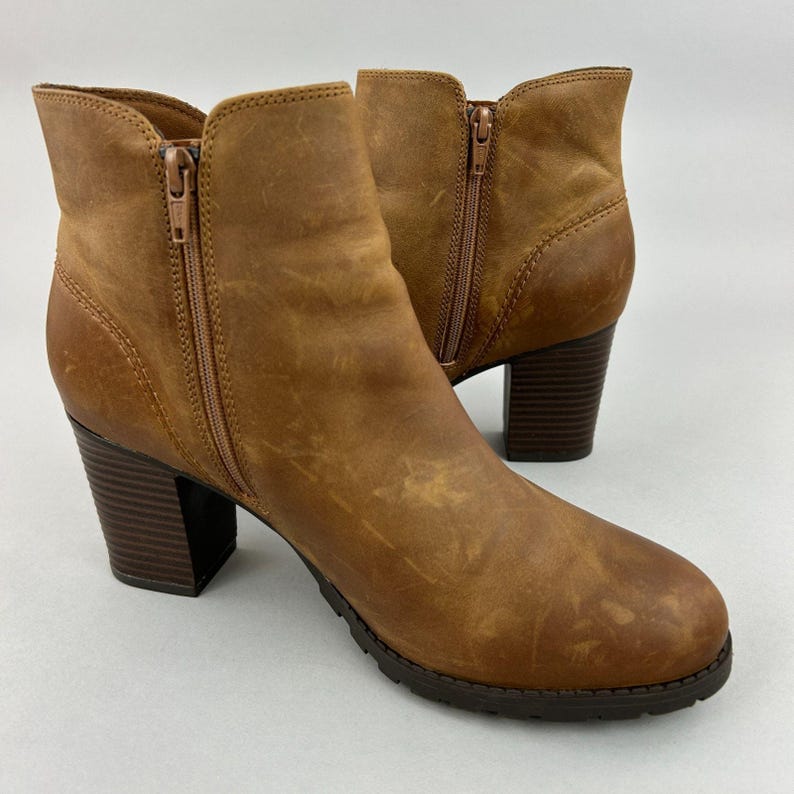 Botas Clarks talla UK7 Verona Trish, botín de tacón de bloque de piel color marrón oscuro. imagen 9