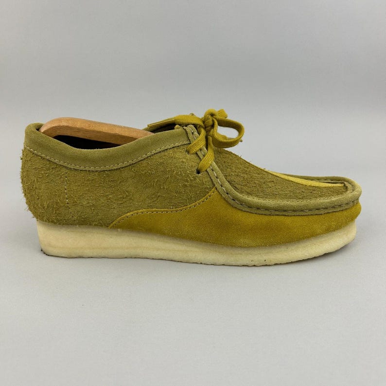 Zapatos Clarks Originals para hombre, talla UK 6.5, modelo Wallabee Olive Combi, mocasín náutico de ante. imagen 1
