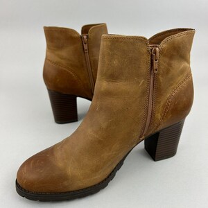 Botas Clarks talla UK7 Verona Trish, botín de tacón de bloque de piel color marrón oscuro. imagen 7