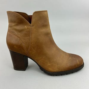 Botas Clarks talla UK7 Verona Trish, botín de tacón de bloque de piel color marrón oscuro. imagen 1