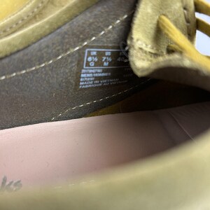 Zapatos Clarks Originals para hombre, talla UK 6.5, modelo Wallabee Olive Combi, mocasín náutico de ante. imagen 12