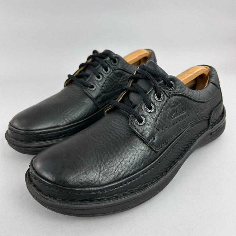 Scarpe Clarks taglia UK 8.5 in pelle nera Nature Three Country Walking Active Air immagine 8