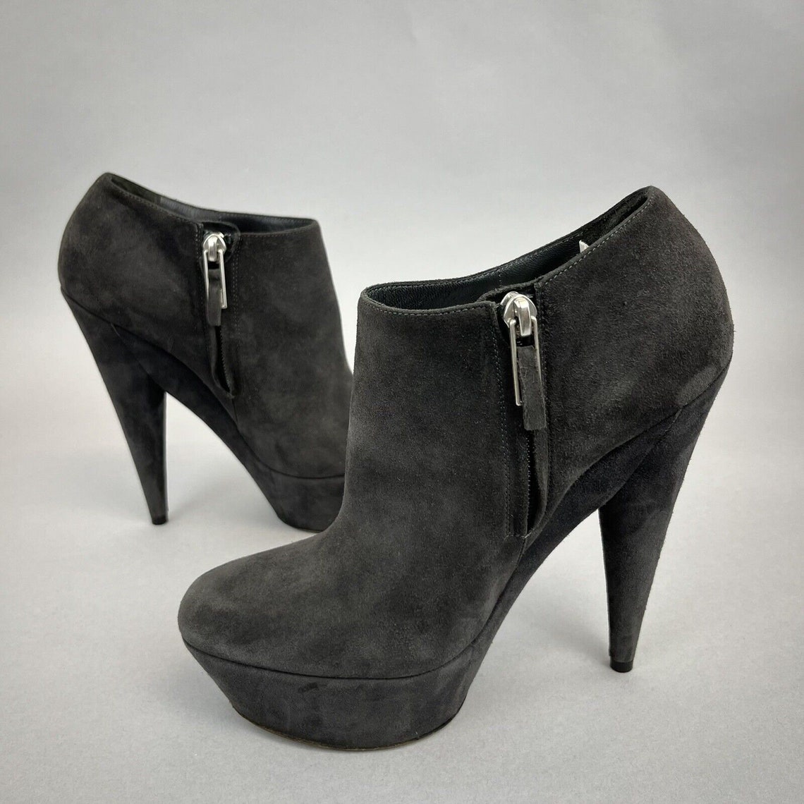 YSL 26S ZIPPERED HEELED BOOTS IN DARK RED SHINY CALFSKIN