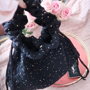 Sac matelassé /sac en double gaze de coton pois doré/sac de cérémonie / sac scrunchie  /cadeau pour elle/Cadeau fille ou femme/Gift for her