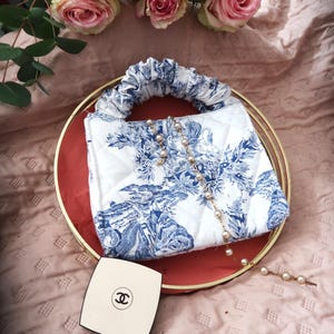 Sac  en toile de Jouy  / sac scrunchi  tendance/création made in France/Gift made in France/Création française /Cadeau pour femme
