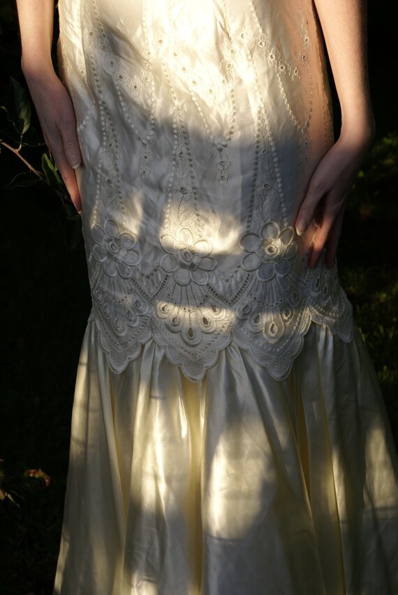 Vintage 70's Ivory Wedding Dress Mermaid Embroide… - image 9