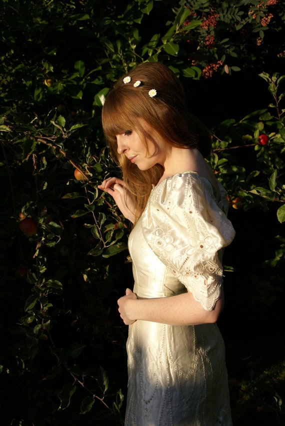 Vintage 70's Ivory Wedding Dress Mermaid Embroide… - image 3