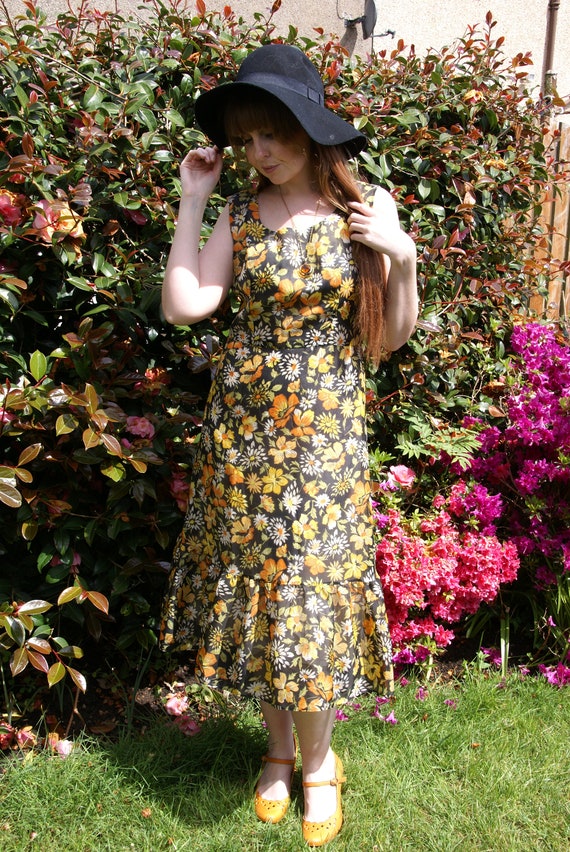 Vintage 60's 70's Black Yellow & Orange Floral Fl… - image 2