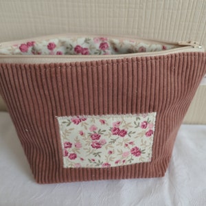 Astuccio Pouch/Velluto a coste/Cotone stampato roselline/Fodera in cotone stampato/Chiusura con zip