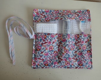 Pochette nomade/Toile coton enduit/Doublure coton nid d abeille /Lien fermeture