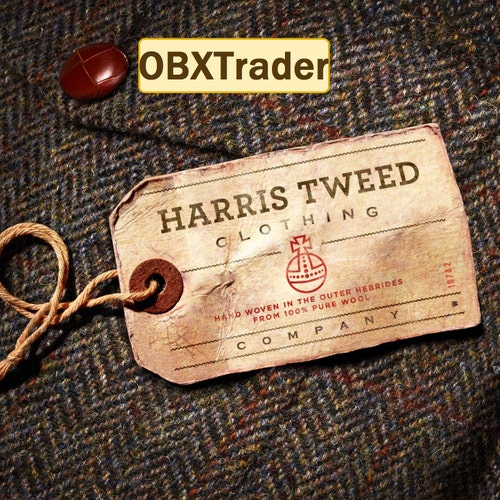 Cravate en twill 100% soie, ornée d'un motif de fleurs bleu et jaune sur fond orange - 7 cm
