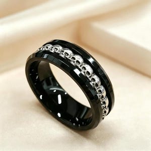 Bague tête de mort en tungstène noir pour homme, alliance argentée à têtes de mort, bague gothique, bijou motard, bague imposante pour homme, bague robuste et confortable