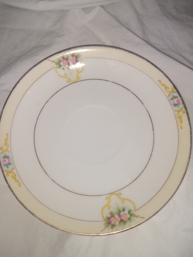 . Noritake The Vitry teacups and saucers set of 3