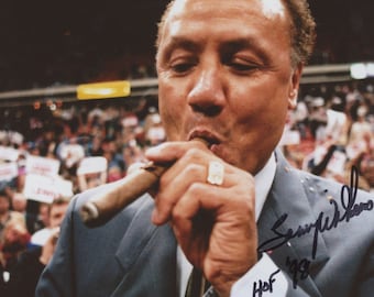Foto autografiada de Lenny Wilkens de 8 x 10 - Salón de la fama de la NBA-Seattle SuperSonics-Cleveland Cavaliers-Atlanta Hawks-certificado por Beckett COA