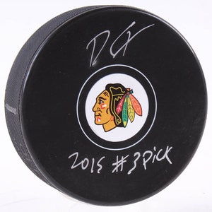 Disco de hóquei Chicago Blackhawks autografado por Dylan Strome - Phoenix Coyotes - certificado pelo Your Sports Memorabilia COA