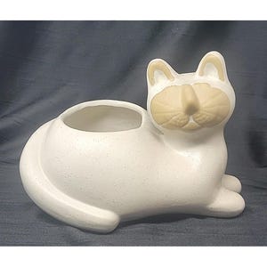 Vintage 9.5" x 7" Hand Made Mexican Clay Pottery Resting Cat Planter Beige