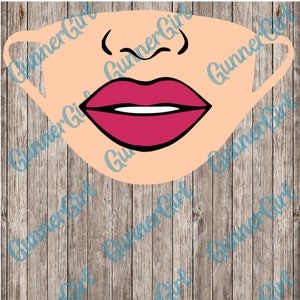 Könnte beinhalten: Ein Gesichtsmasken-Design mit einer Nahaufnahme der Lippen einer Frau mit rosafarbenem Lippenstift. Die Lippen sind schwarz umrandet und der Hintergrund ist hellpfirsichfarben.