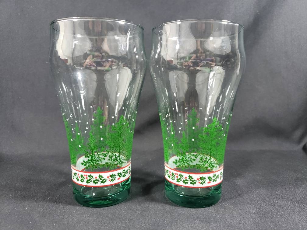 Vintage COCA-COLA Christmas Glasses, Holiday Pine Tree Tumblers, Holly  Berry Band, Coke Green Glass, Kitchen Glassware, Set of 4 
