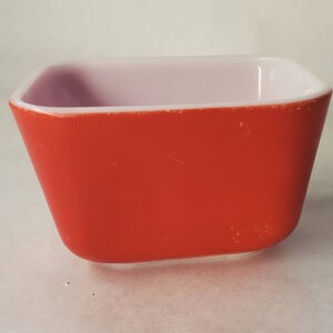 Pyrex Fridgie, Red Red Red, #501, Nice and Shiny, no lid