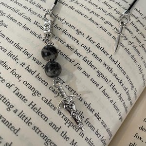 Inej Ghafa Bookmark, Six of Crows, Shadow and Bone, Leigh Bardugo, Bookish, Kaz Brekker, Wraith, Acrobat, Jesper Fahey, Ketterdam