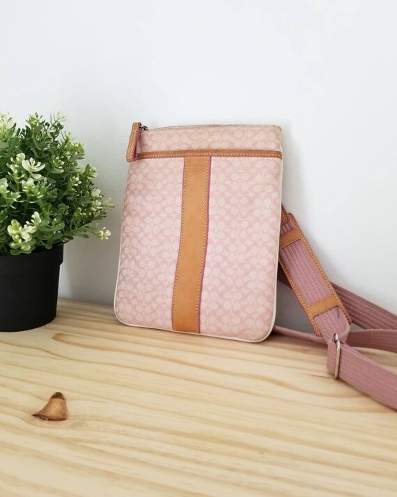 Vintage Coach crossbody | pink purse | crossbody b