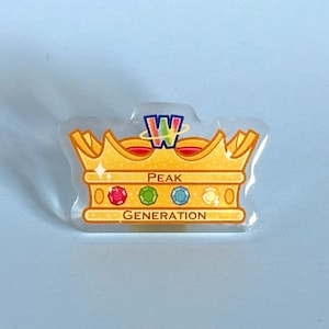 Pin acrílico de 1,5 pulgadas con diseño de mascota de Generation Crown