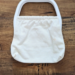 1940er Jahre Celluloid Strickbeutel: Weißes Portemonnaie mit Henkel