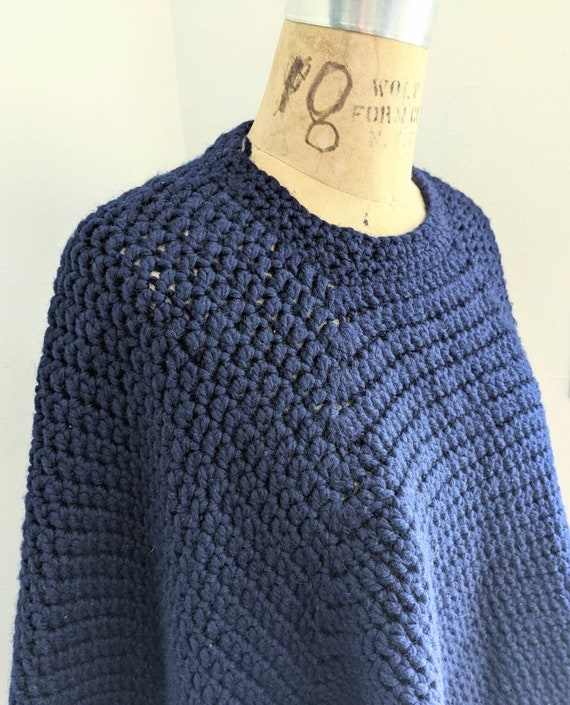 HAND CROCHET PONCHO Vintage 70s Navy Wool Knit Fr… - image 2
