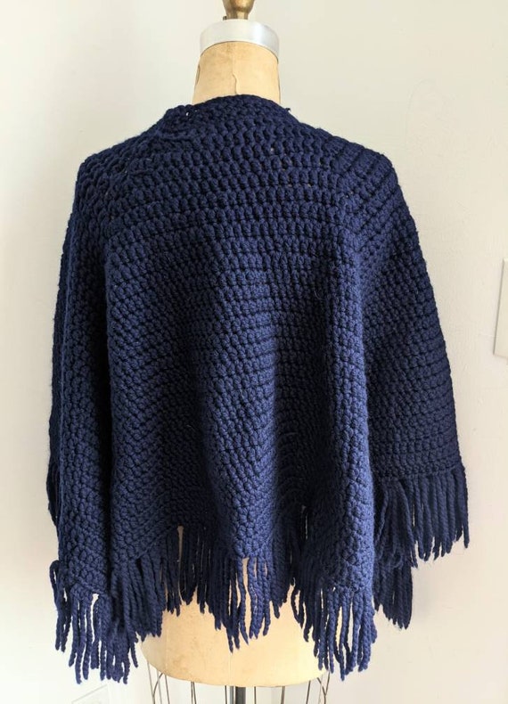 HAND CROCHET PONCHO Vintage 70s Navy Wool Knit Fr… - image 5