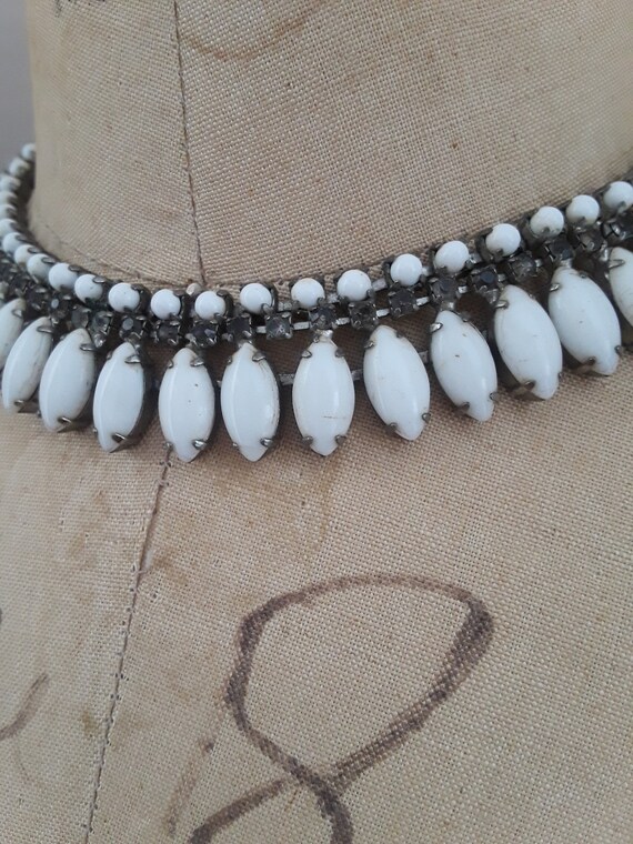 TRIBAL GLAMOUR Vintage 50's Milk Glass Rhinestone… - image 2