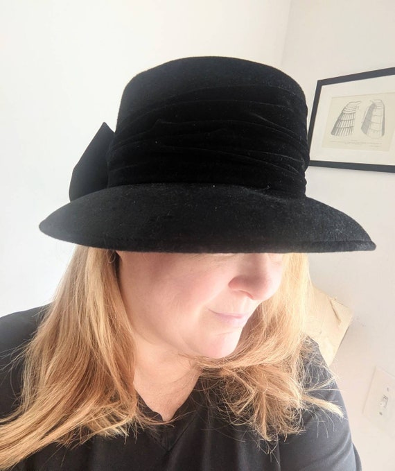 Vintage Laura Ashley Fur Felt Hat: Black Velvet Bow, Made in  display picture 1