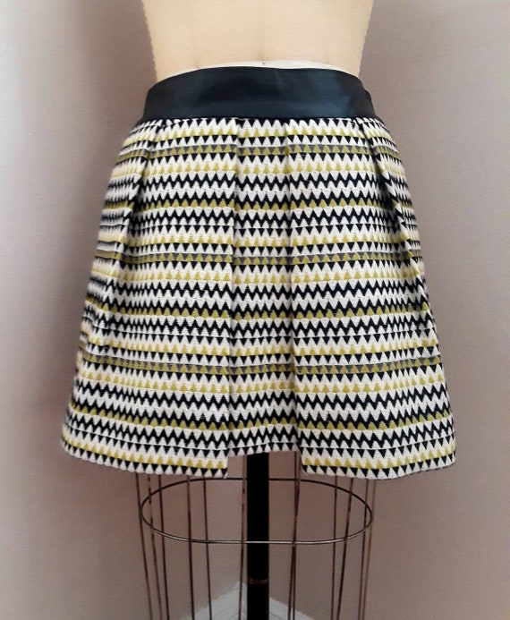 90s does 60s Vintage Milly of New York Black White Chevron Wool Mini Skirt w Gold Hardware Silk Lining Size 8