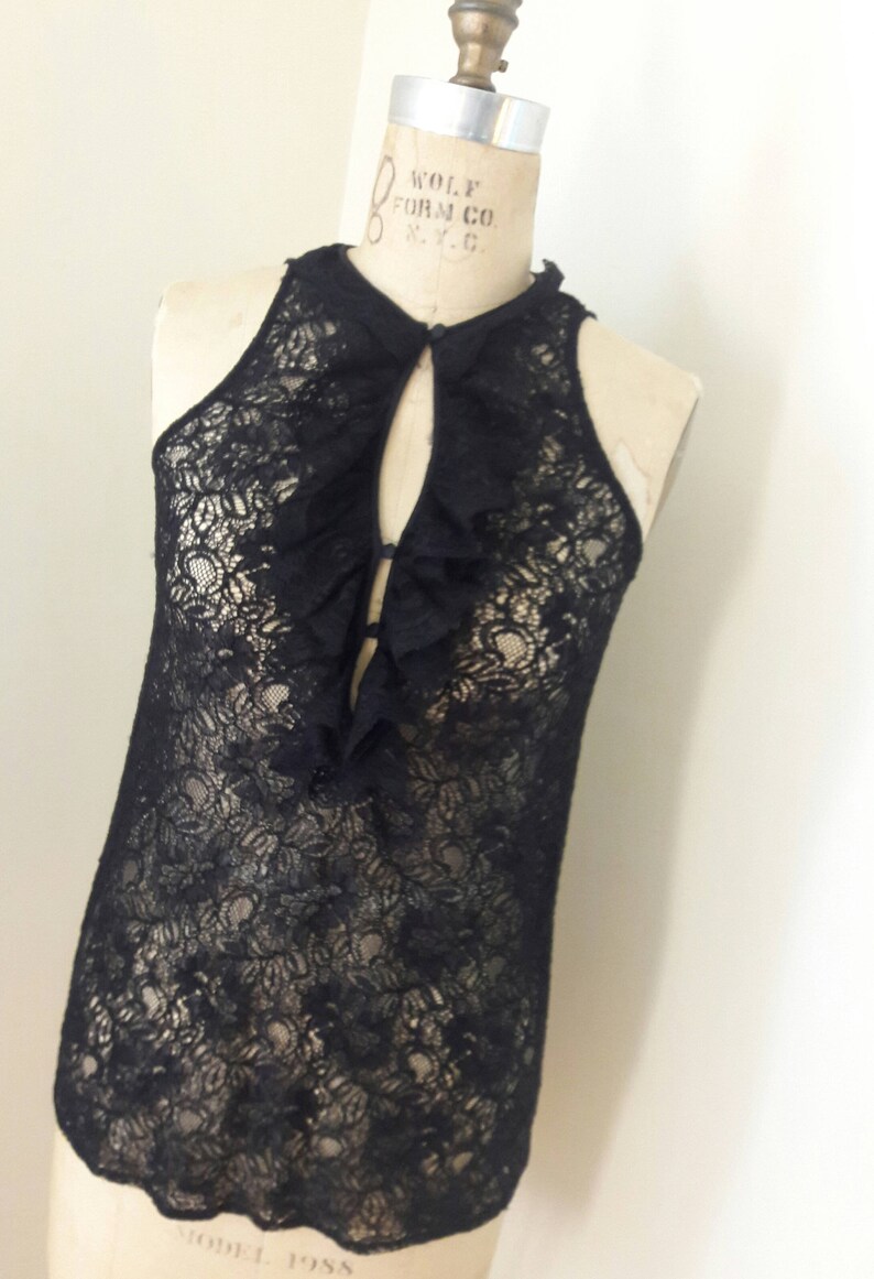 LOVELY POETS LACE 90/'s Vintage Ruffle Re-embroidered Lace Top by Kenar Romantic Valentino Look Size M