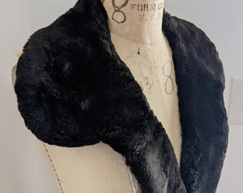 Cuello de visón esquilado de los años 50: chal de piel marrón vintage