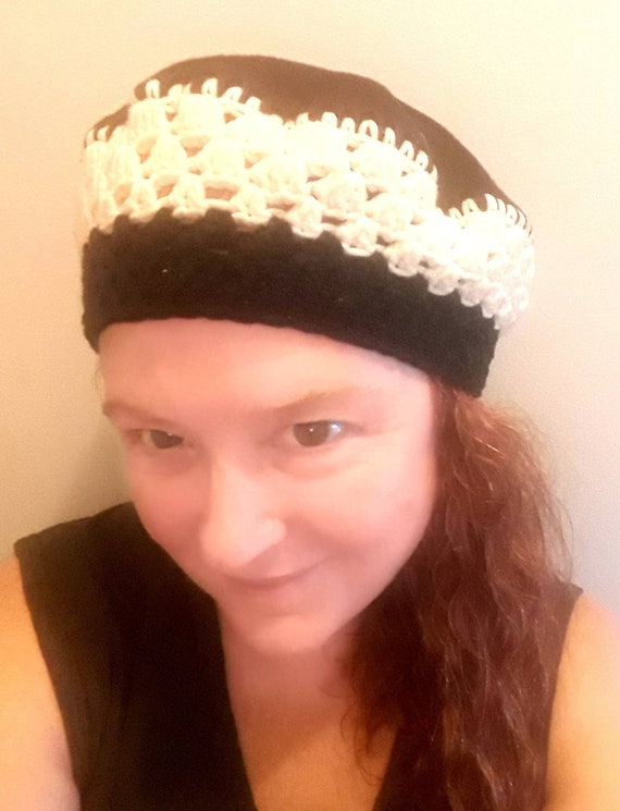 Vintage Lola New York Beret: Black & White Crochet Wool Hat  display picture 2