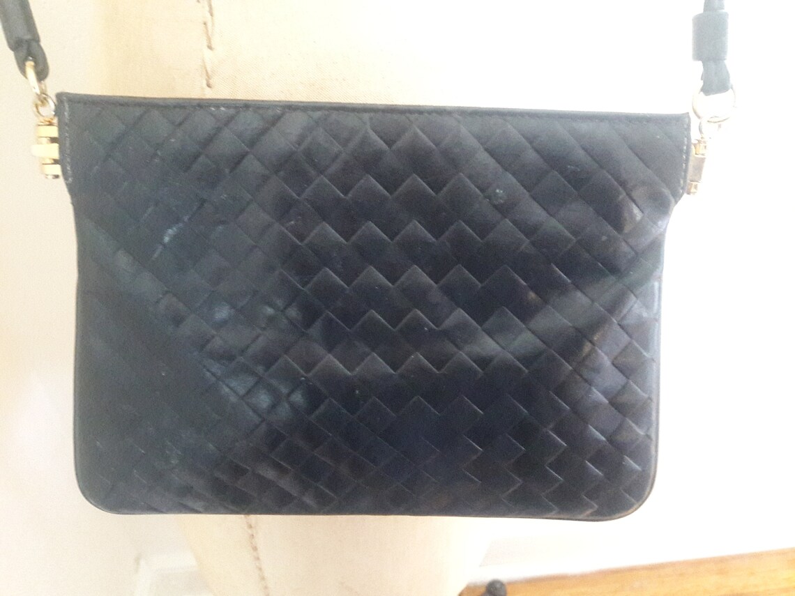 Vintage Robert Bestien Paris Leather Crossbody Bag - Embossed Black Woven Design, foto 3 di 5