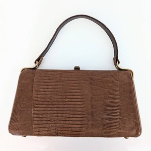 Bolso de mano con asa superior estructurada de piel de cocodrilo rubia de los años 60, estilo retro, de piel de cocodrilo dorada de lujo, estilo vintage, años 50 y 60