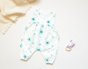 Baby Romper mit mintfarbenen Pusteblumen | Handmade Sommerromper aus Jersey | Luftiger Strampler für Babys | Neutrale Babykleidung